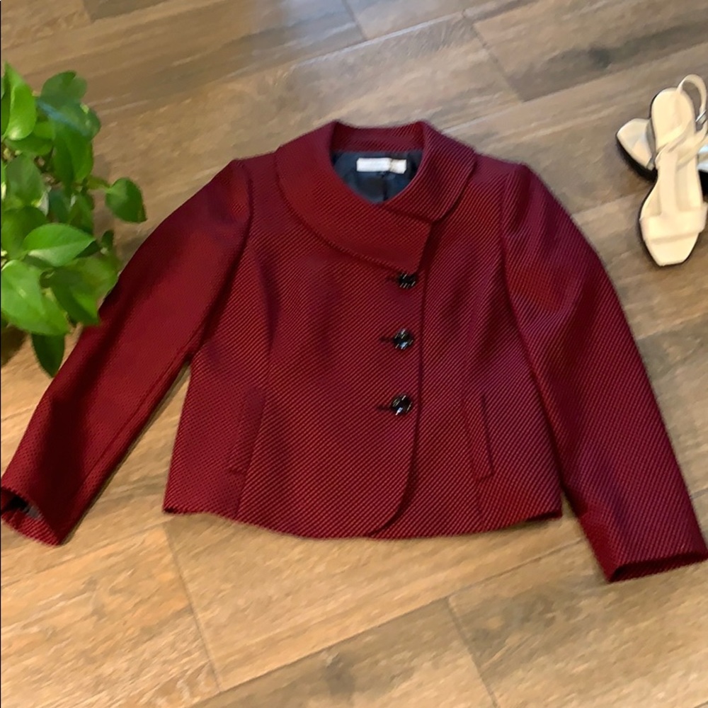 Tahari blazer size 12